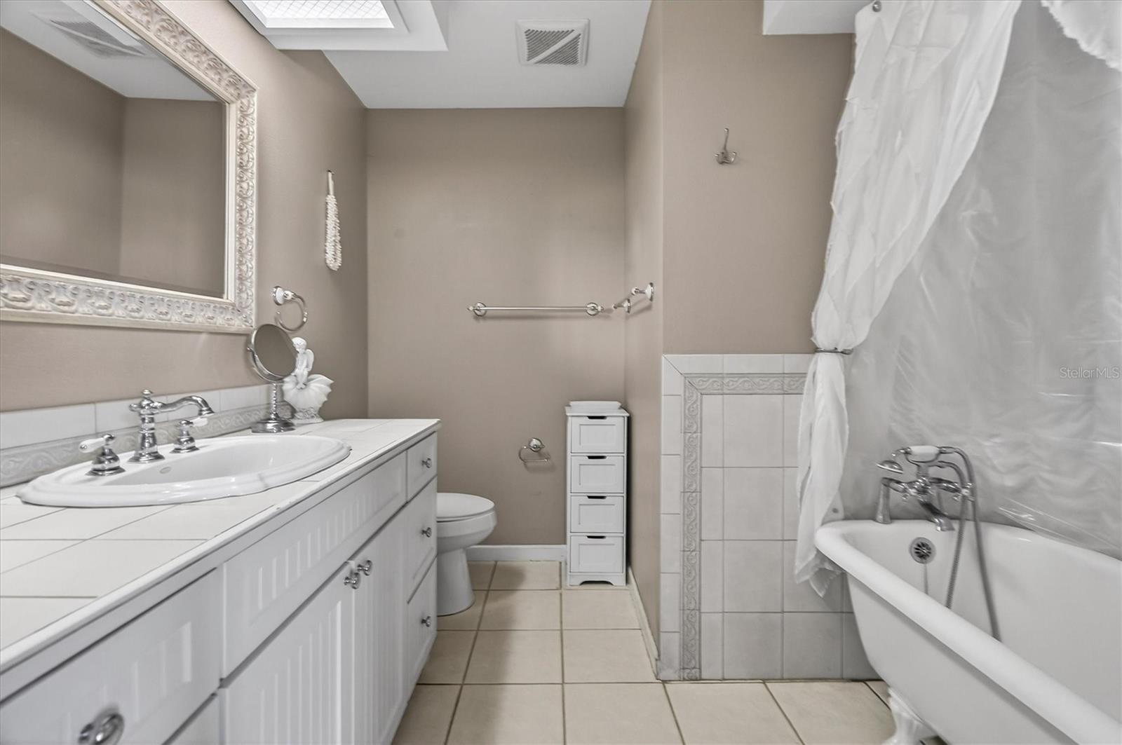 Listing photo id 39 for 88 Harbor Oaks Circle