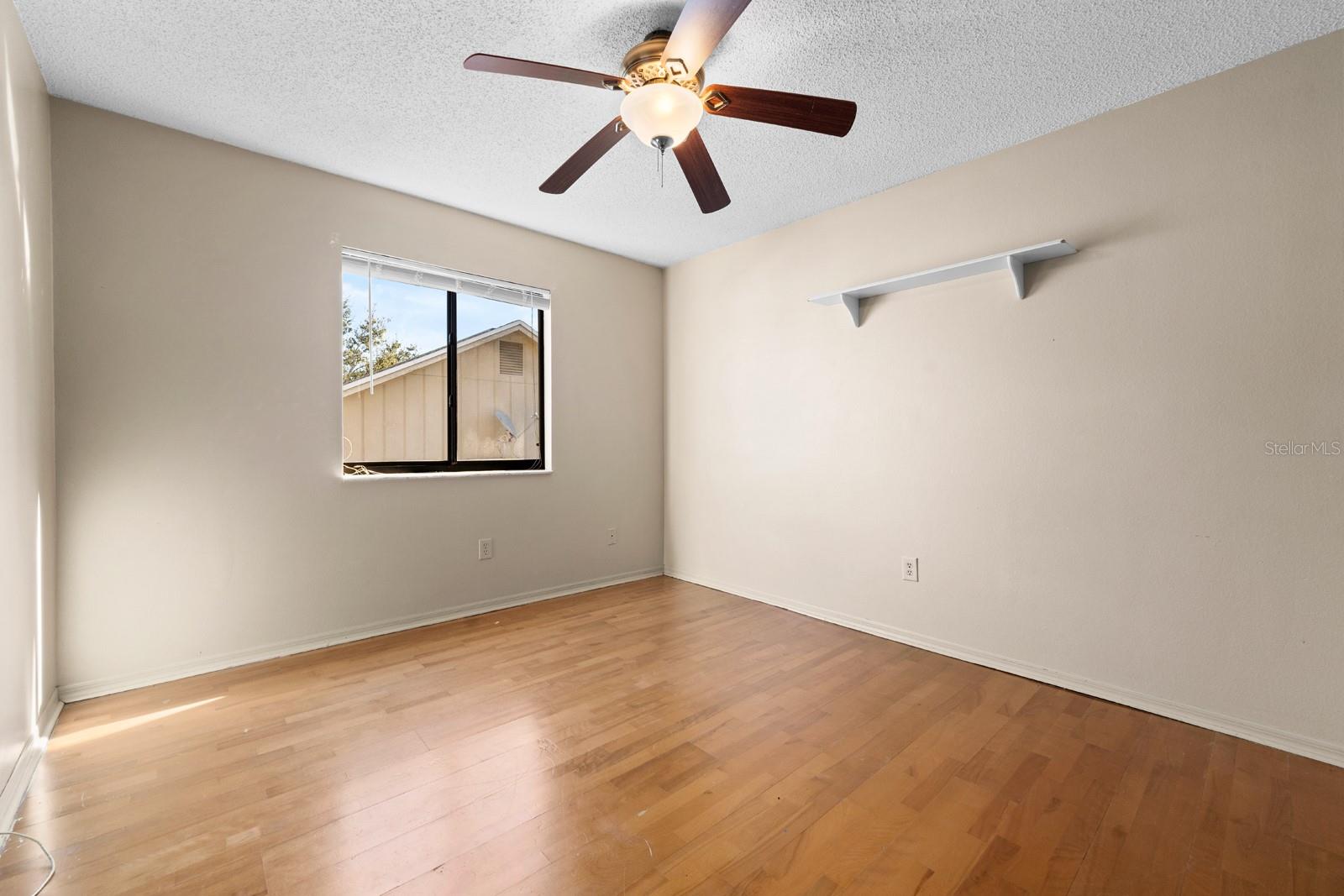 Image 11 of 32 For 1504 Storington Avenue