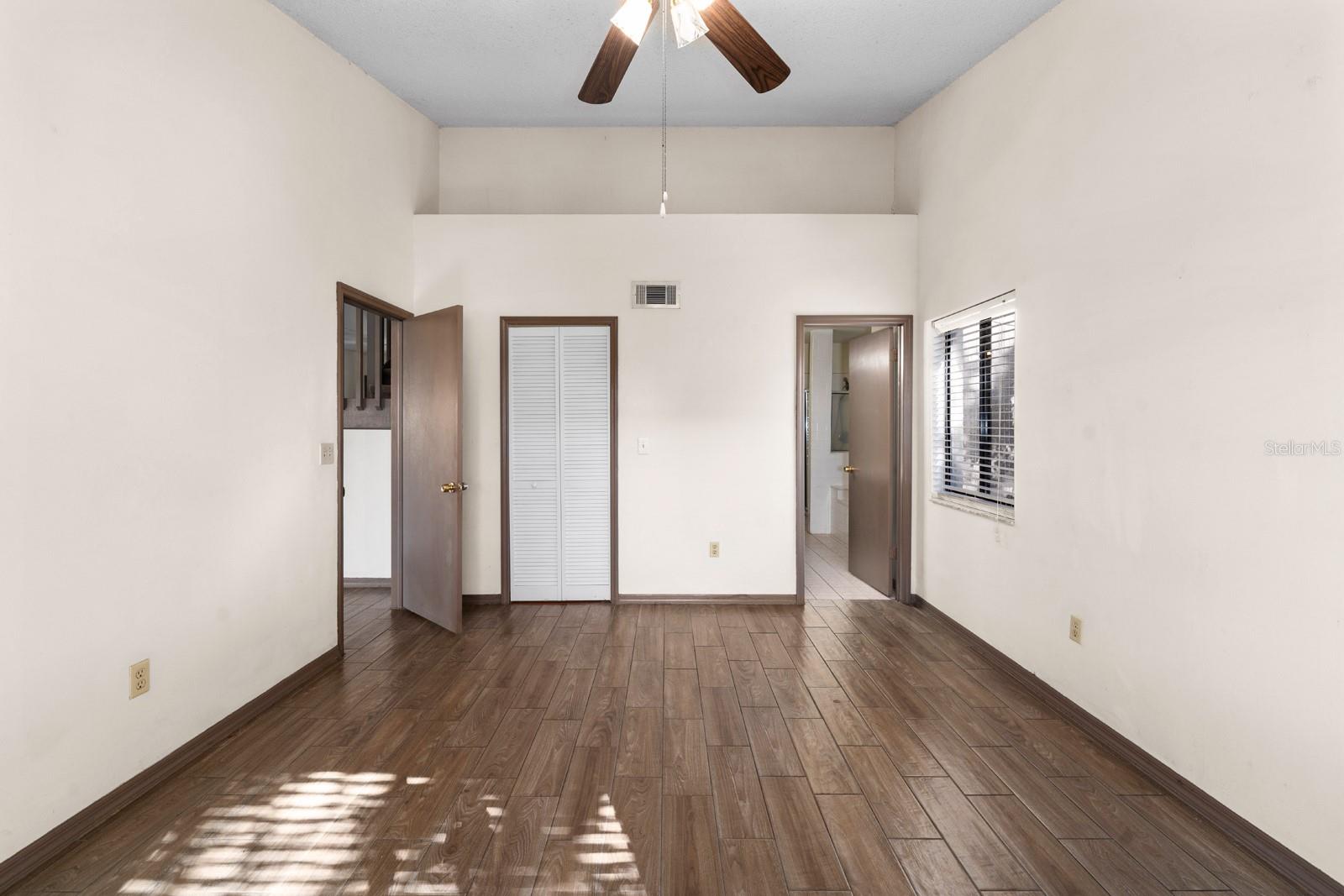 Image 19 of 32 For 1504 Storington Avenue