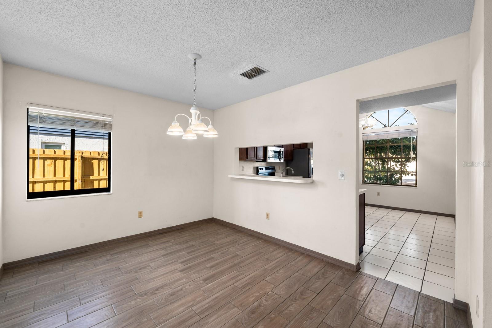 Image 21 of 32 For 1504 Storington Avenue