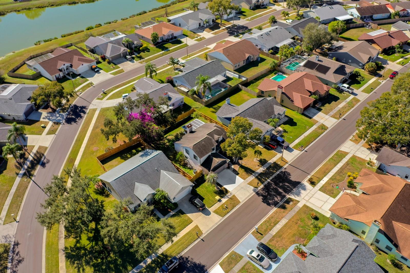 Image 27 of 32 For 1504 Storington Avenue