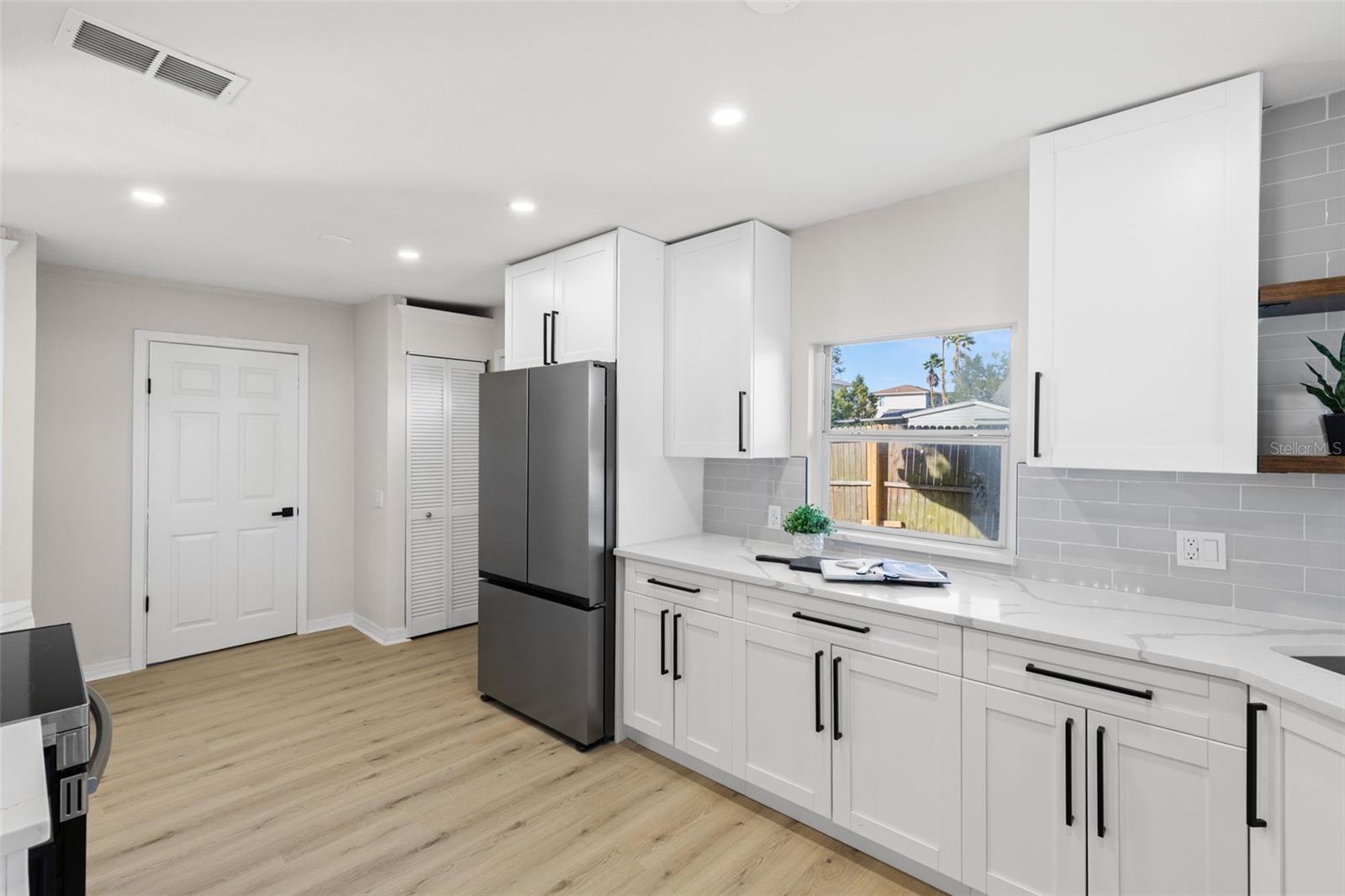 Image 10 of 25 For 7301 West Shore Boulevard