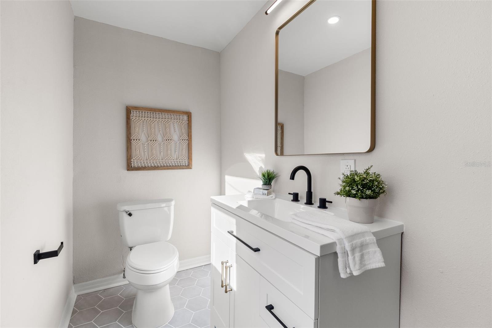 Image 21 of 25 For 7301 West Shore Boulevard