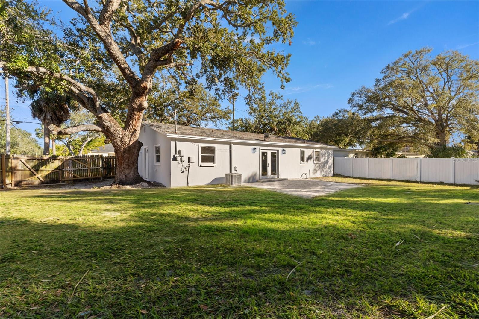 Image 22 of 25 For 7301 West Shore Boulevard