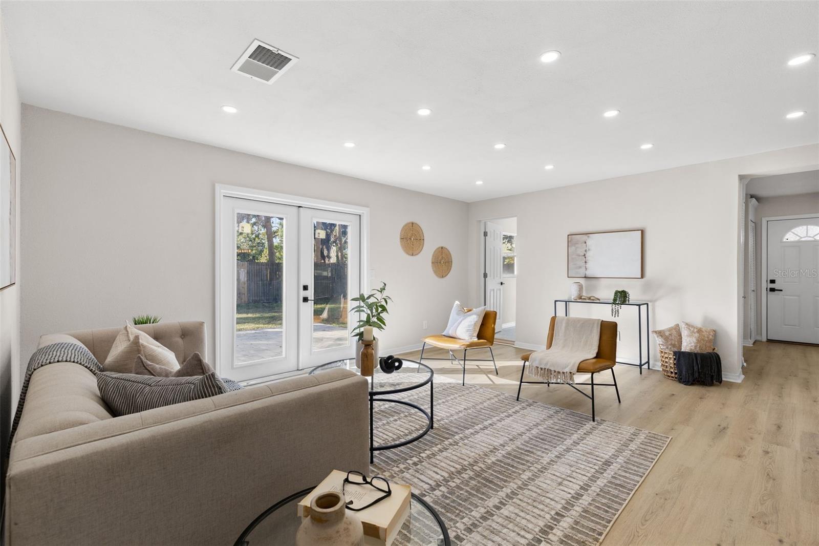 Image 7 of 25 For 7301 West Shore Boulevard