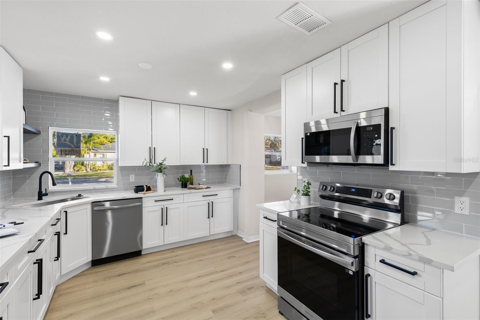 Image 8 of 25 For 7301 West Shore Boulevard