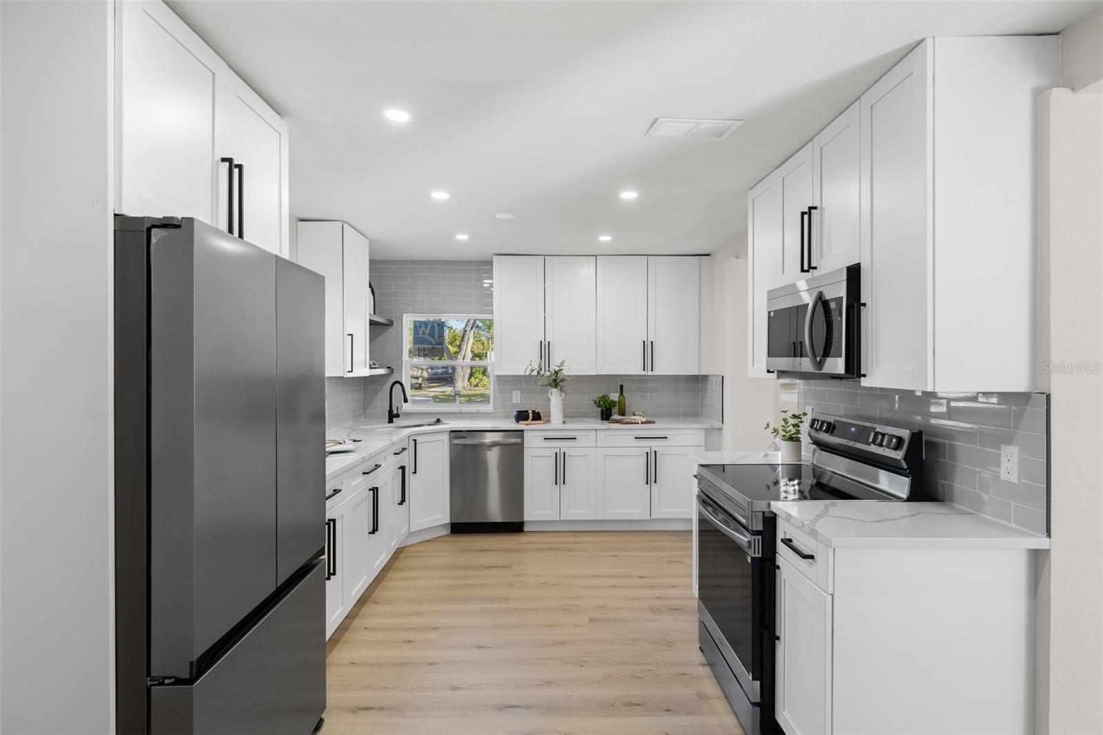 Image 9 of 25 For 7301 West Shore Boulevard