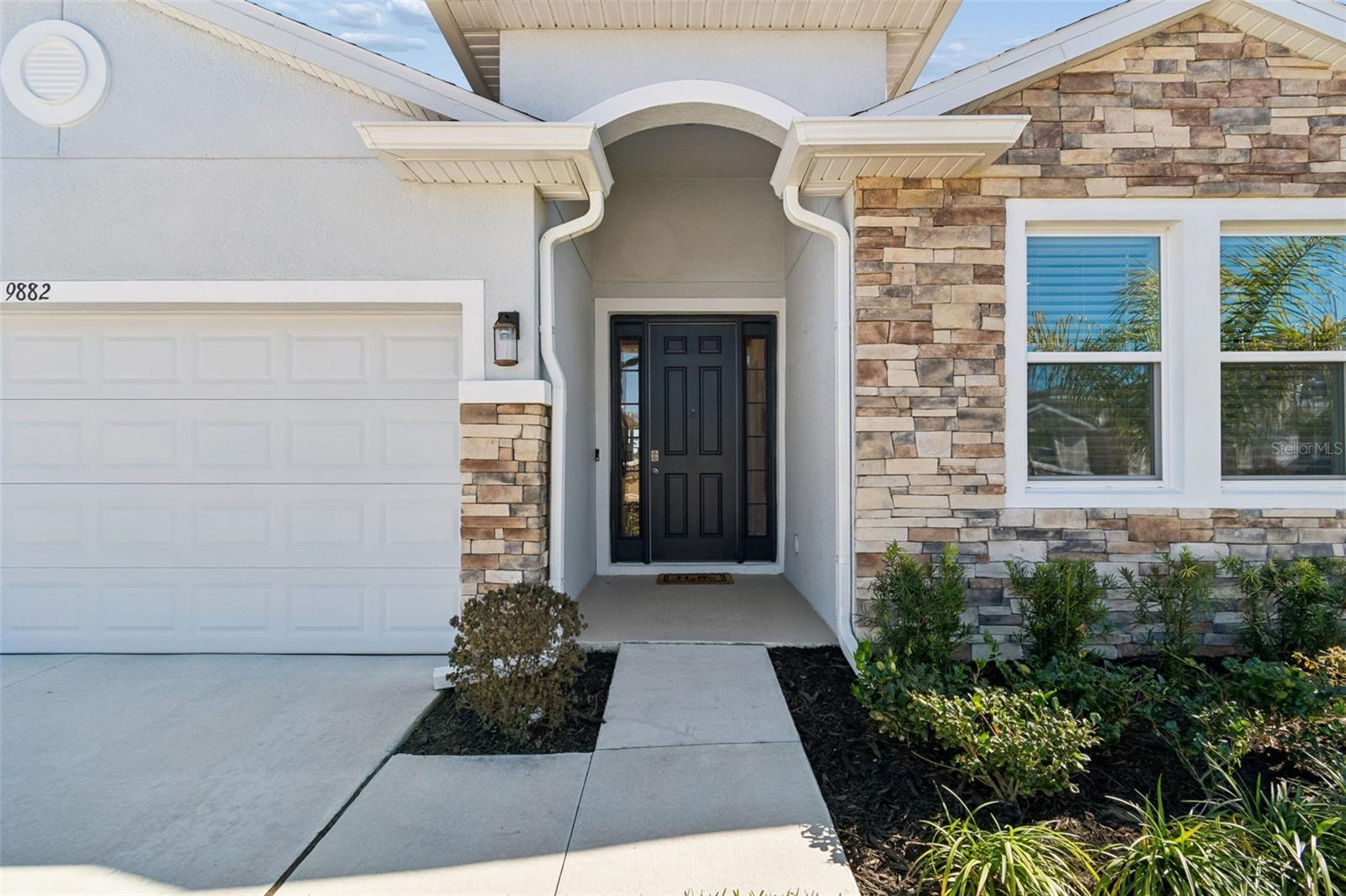 Image 19 of 75 For 9882 Shoreline View Way