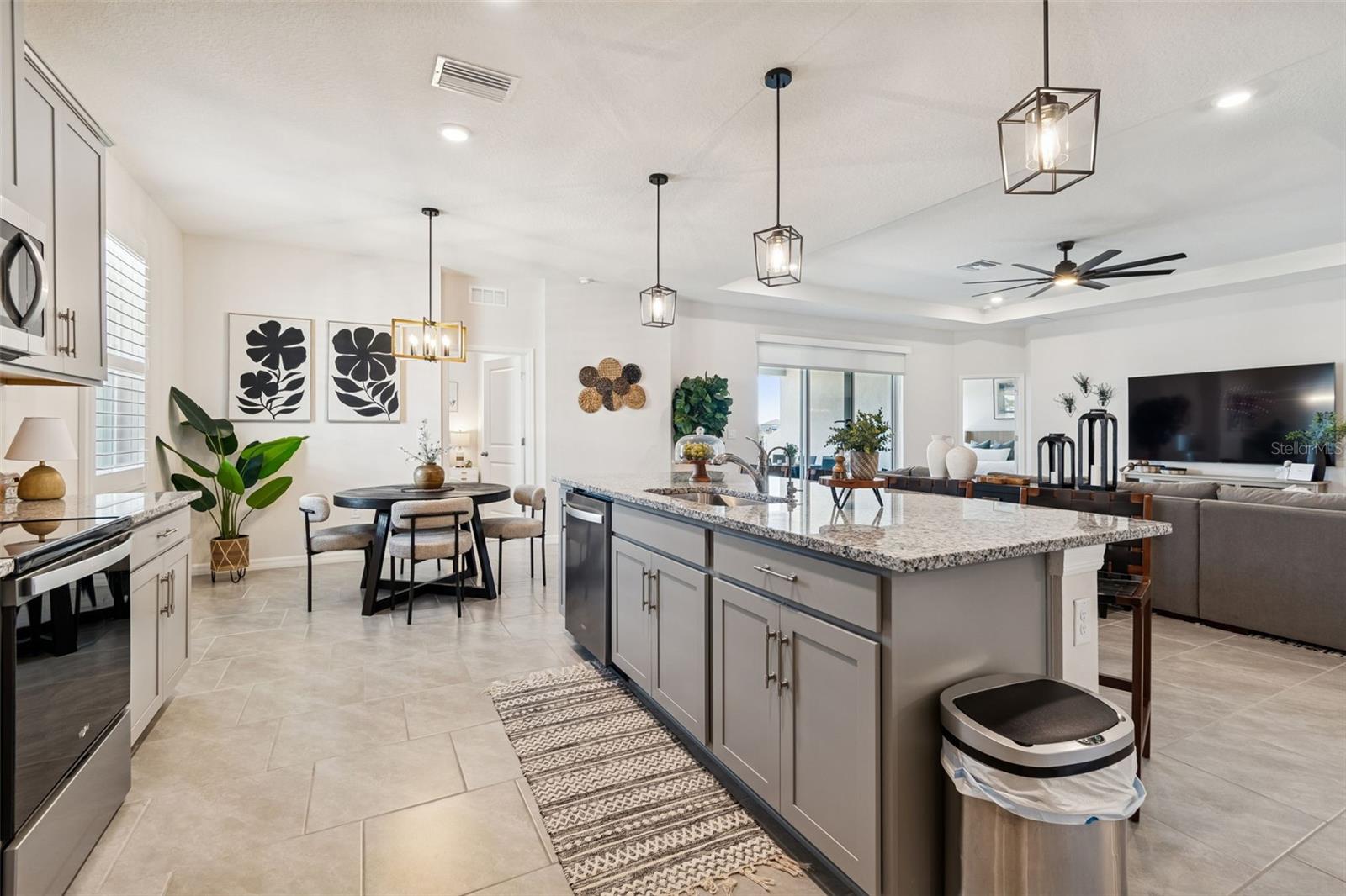 Image 7 of 75 For 9882 Shoreline View Way