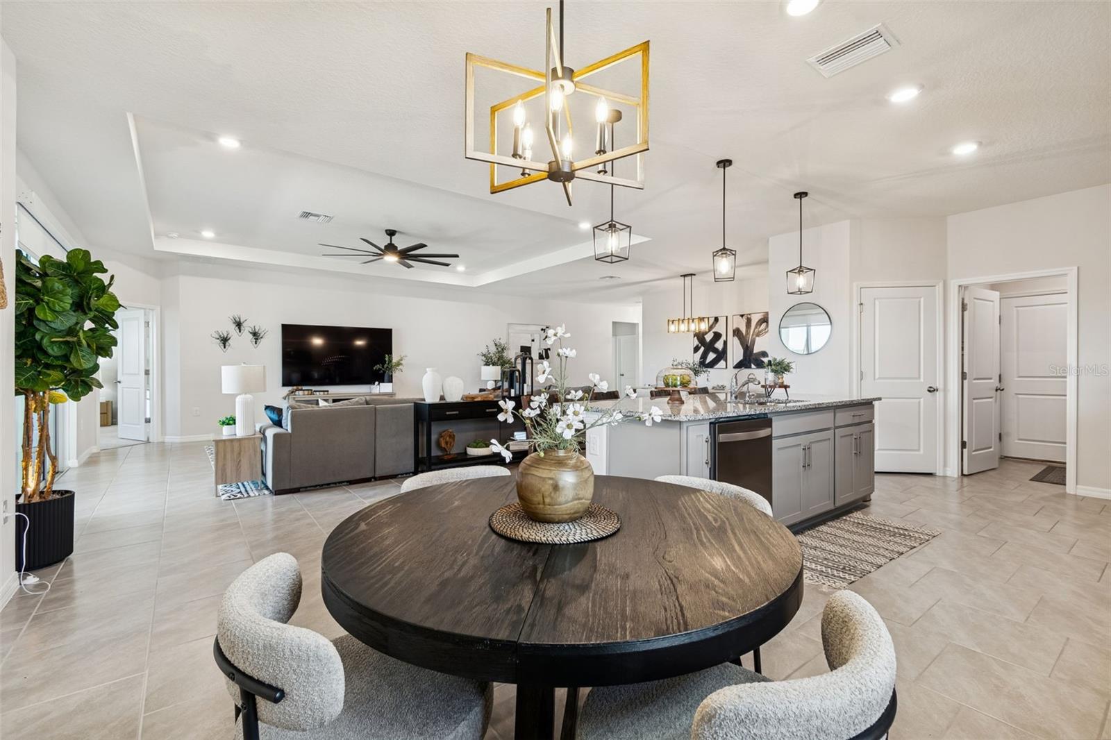 Image 8 of 75 For 9882 Shoreline View Way