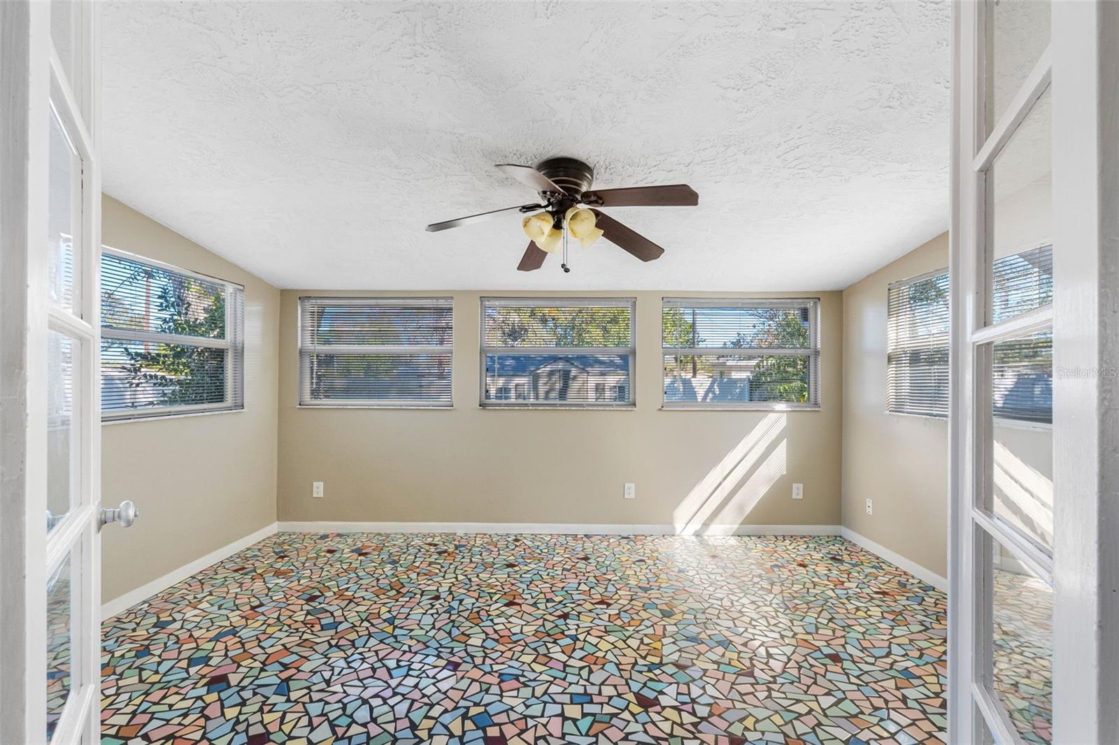 Image 4 of 22 For 4711 28th Avenue N