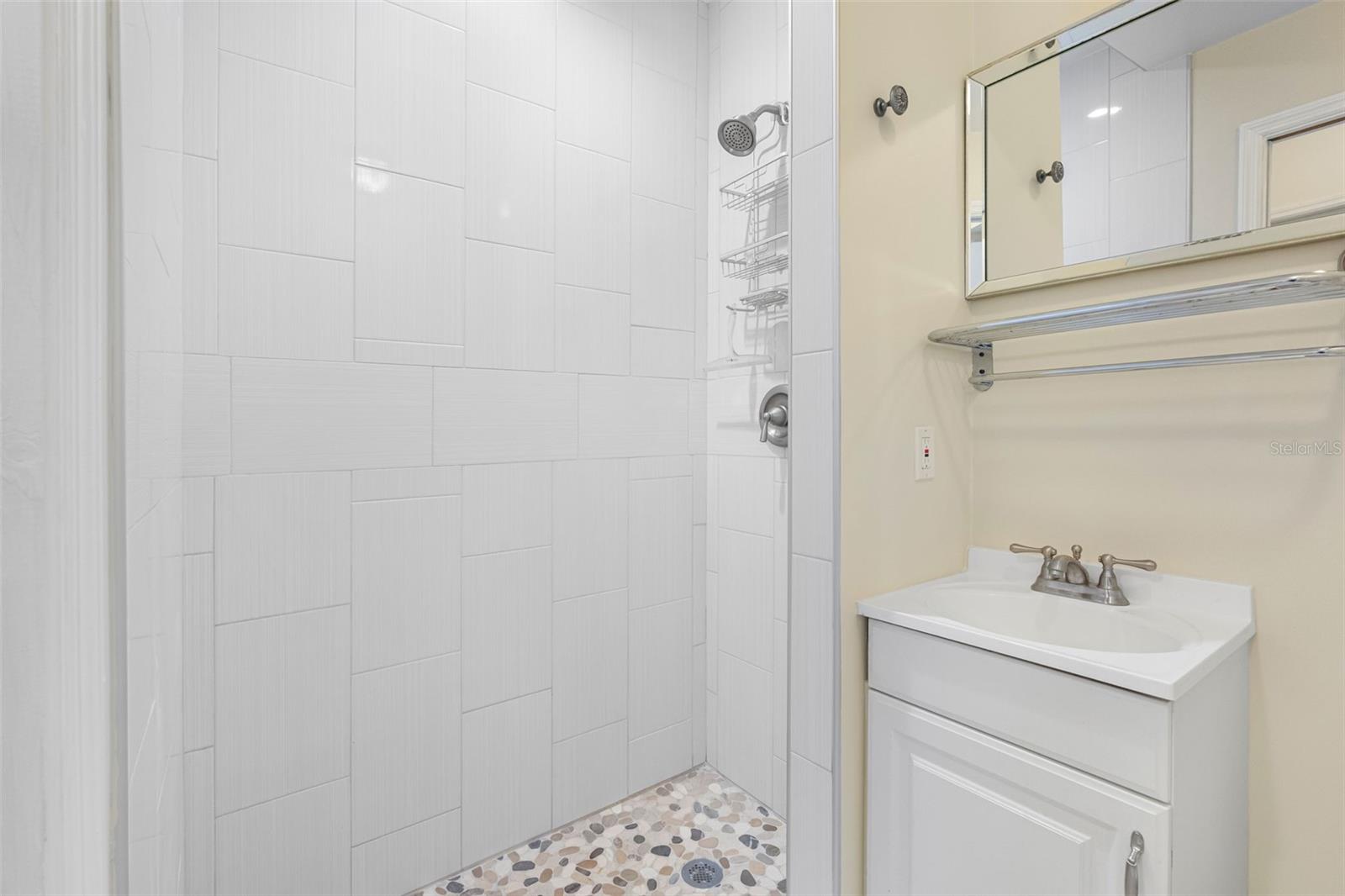 Image 9 of 22 For 4711 28th Avenue N