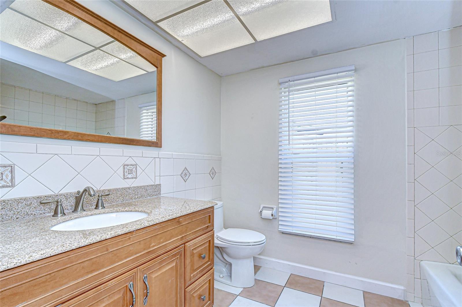 Listing photo id 19 for 6416 Lake Sunrise Drive