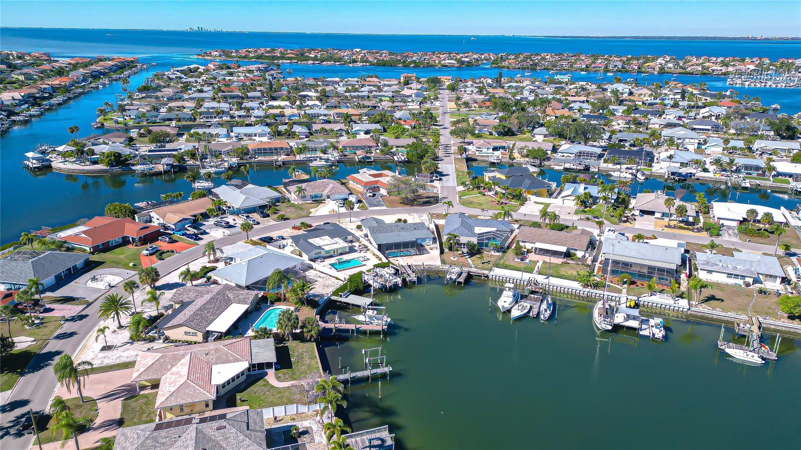 Listing photo id 27 for 6416 Lake Sunrise Drive