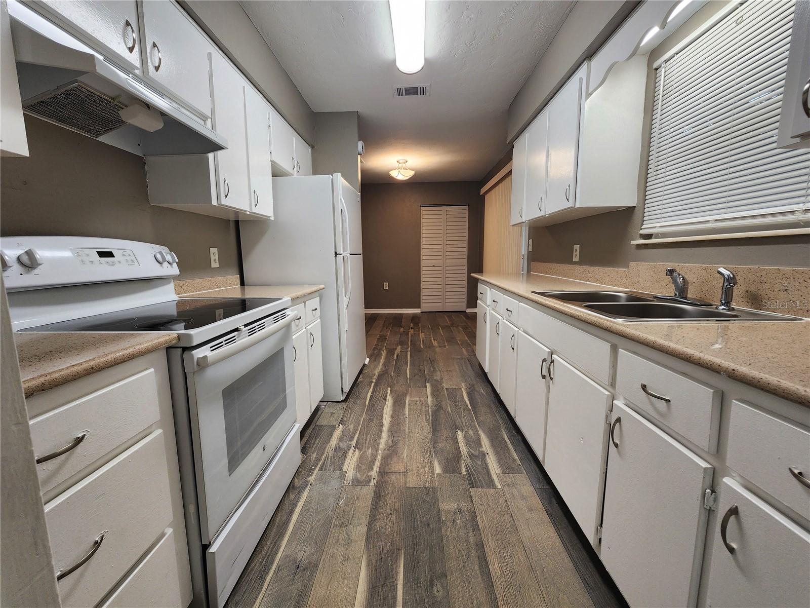 Image 4 of 11 For 17184 240th Terrace