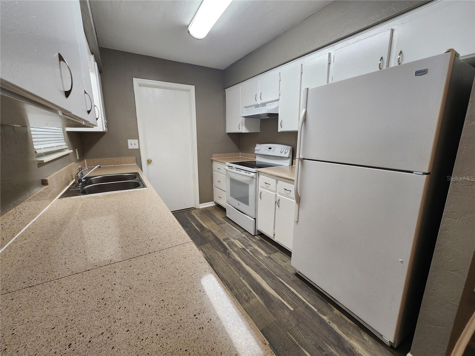 Image 5 of 11 For 17184 240th Terrace