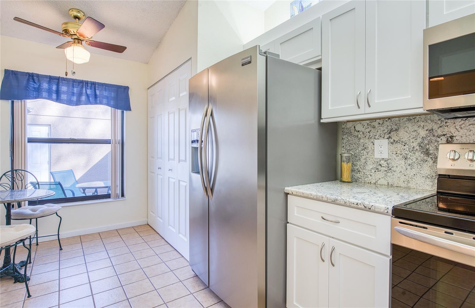 Listing photo id 8 for 3180 Charter Club Drive B