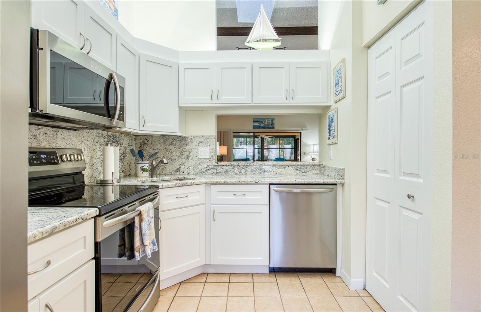 Listing photo id 9 for 3180 Charter Club Drive B