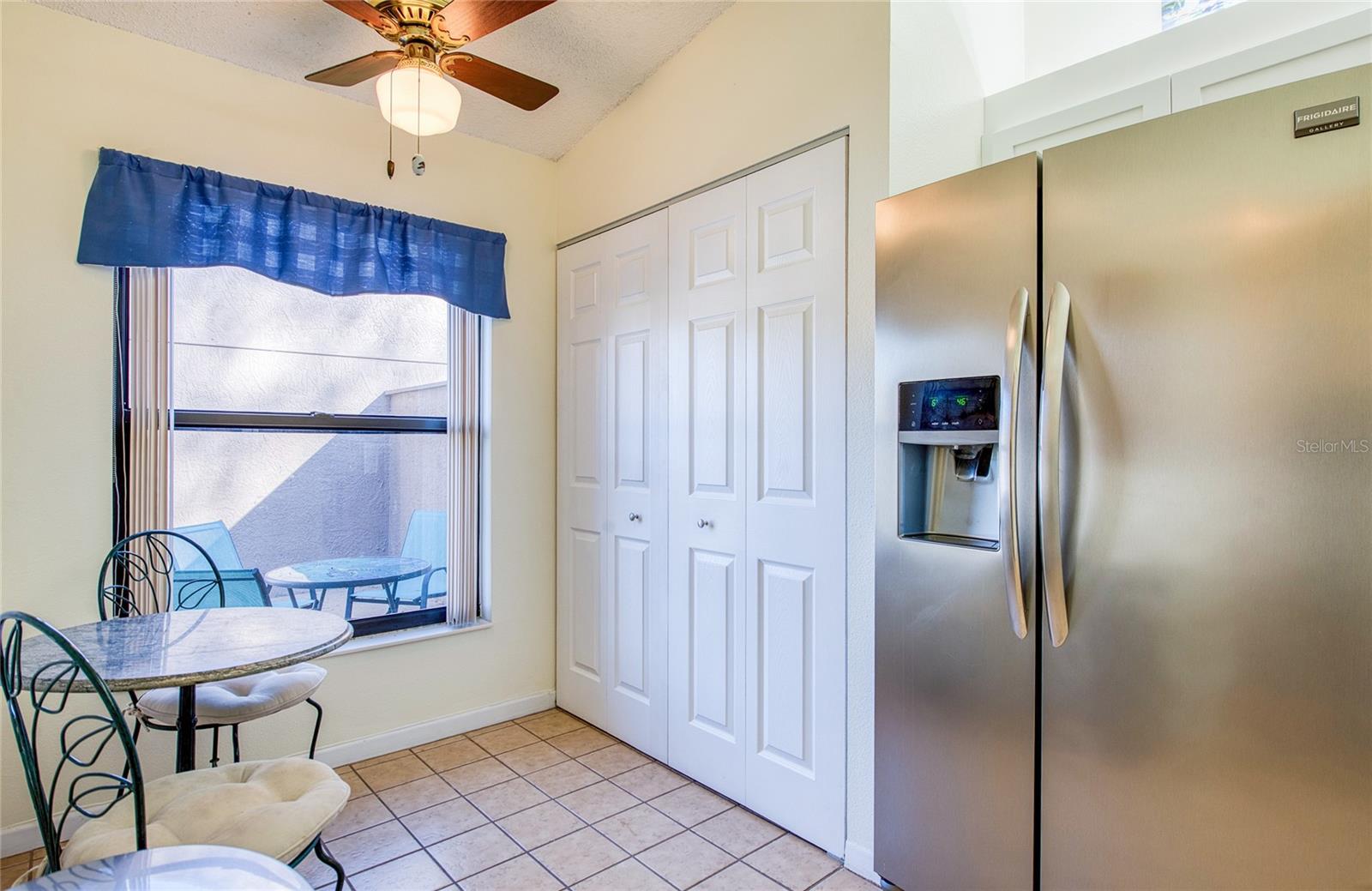 Listing photo id 10 for 3180 Charter Club Drive B