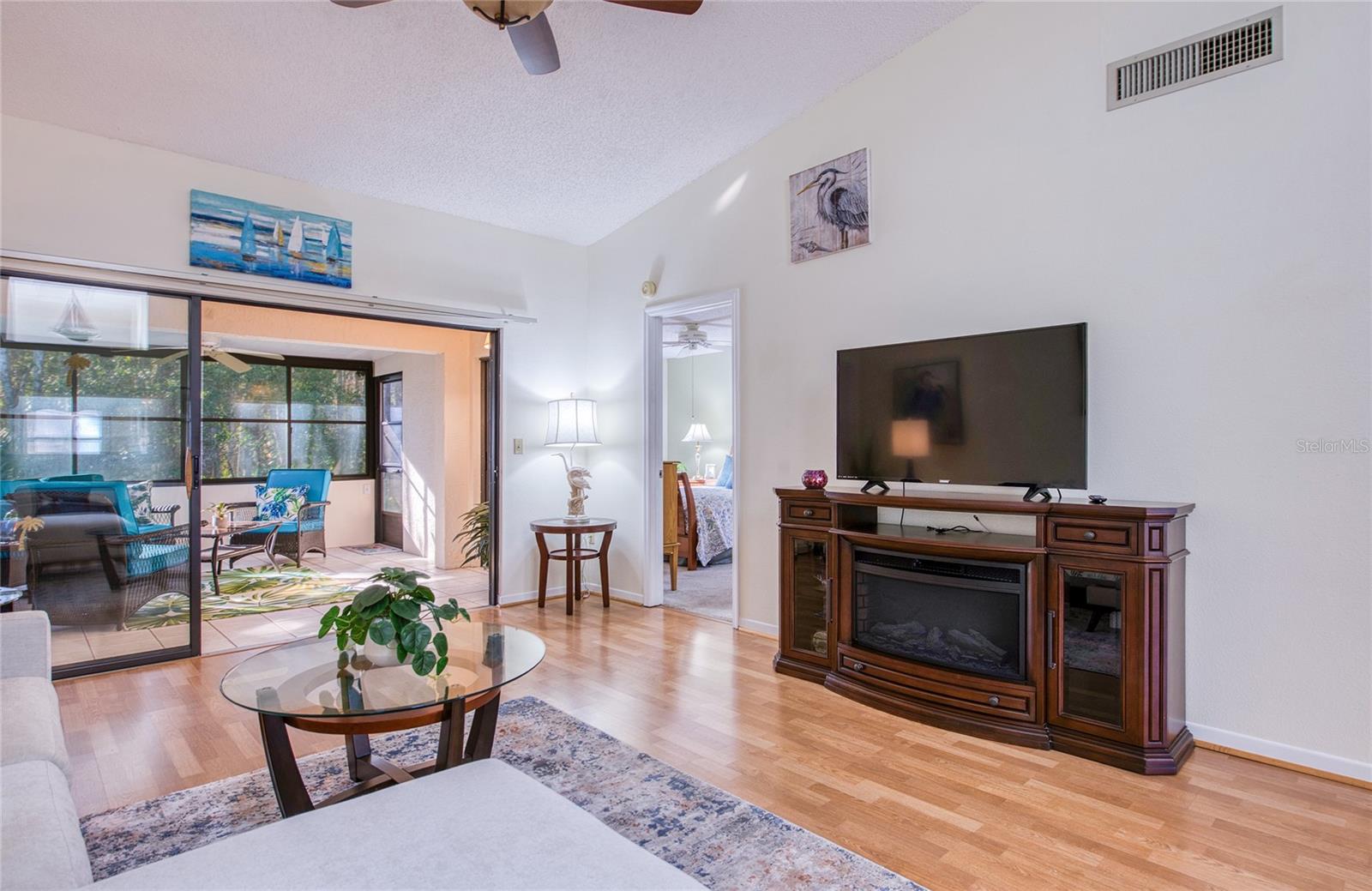 Listing photo id 19 for 3180 Charter Club Drive B