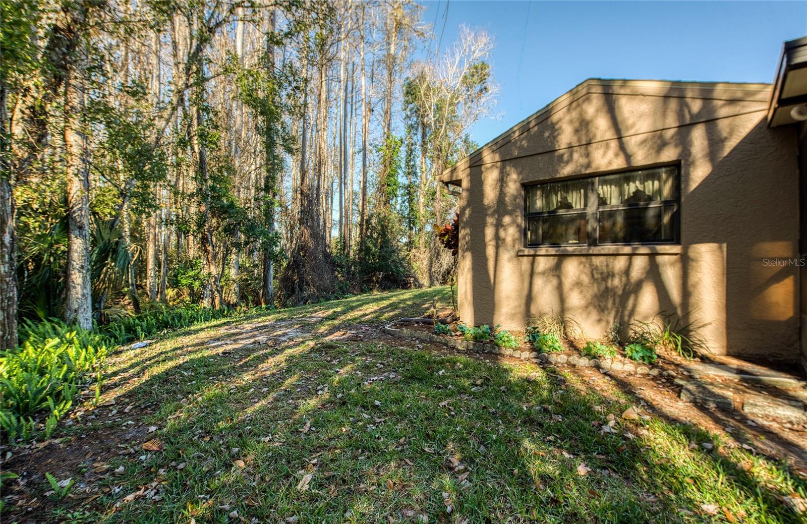 Listing photo id 40 for 3180 Charter Club Drive B