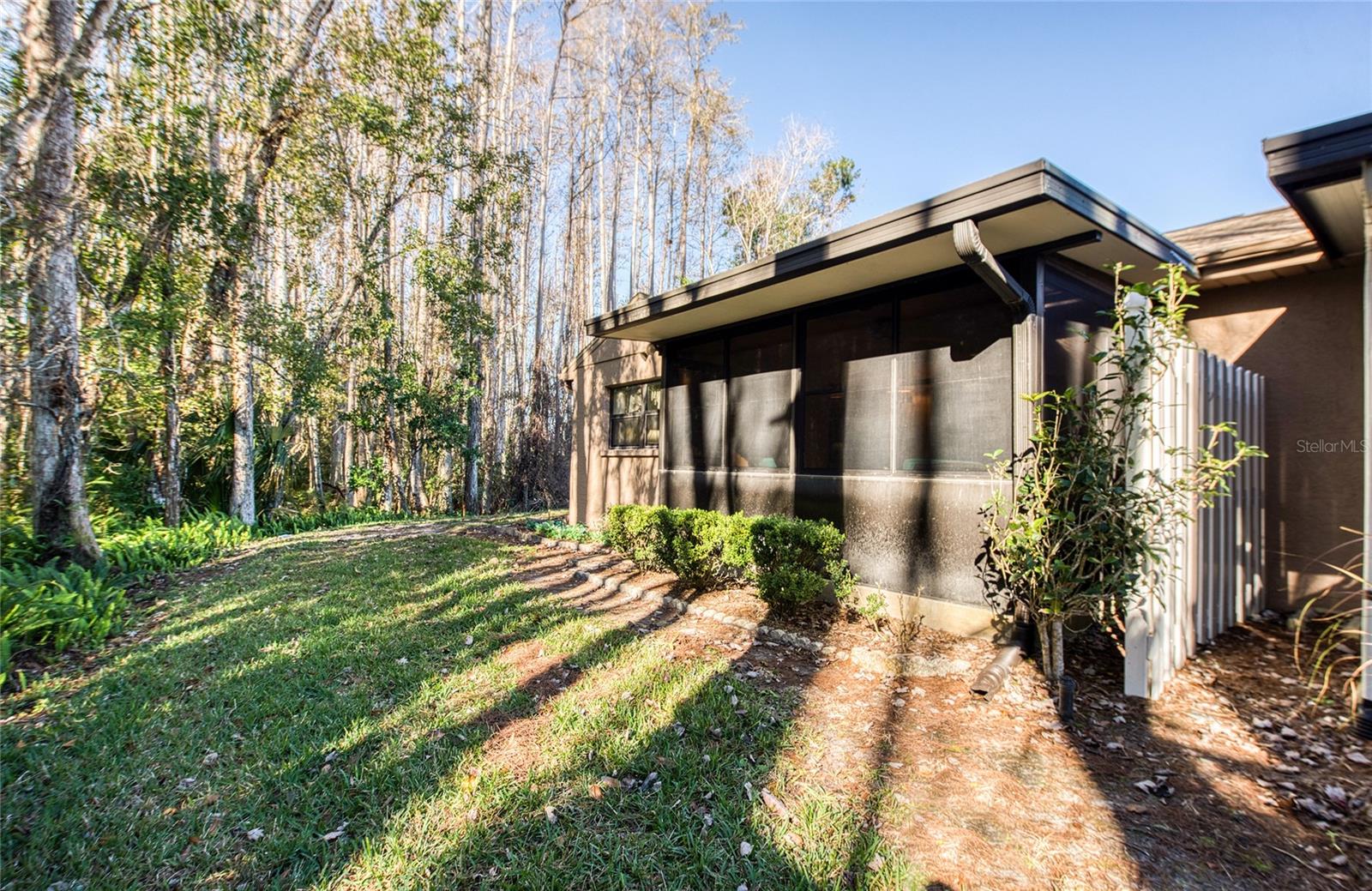 Listing photo id 44 for 3180 Charter Club Drive B