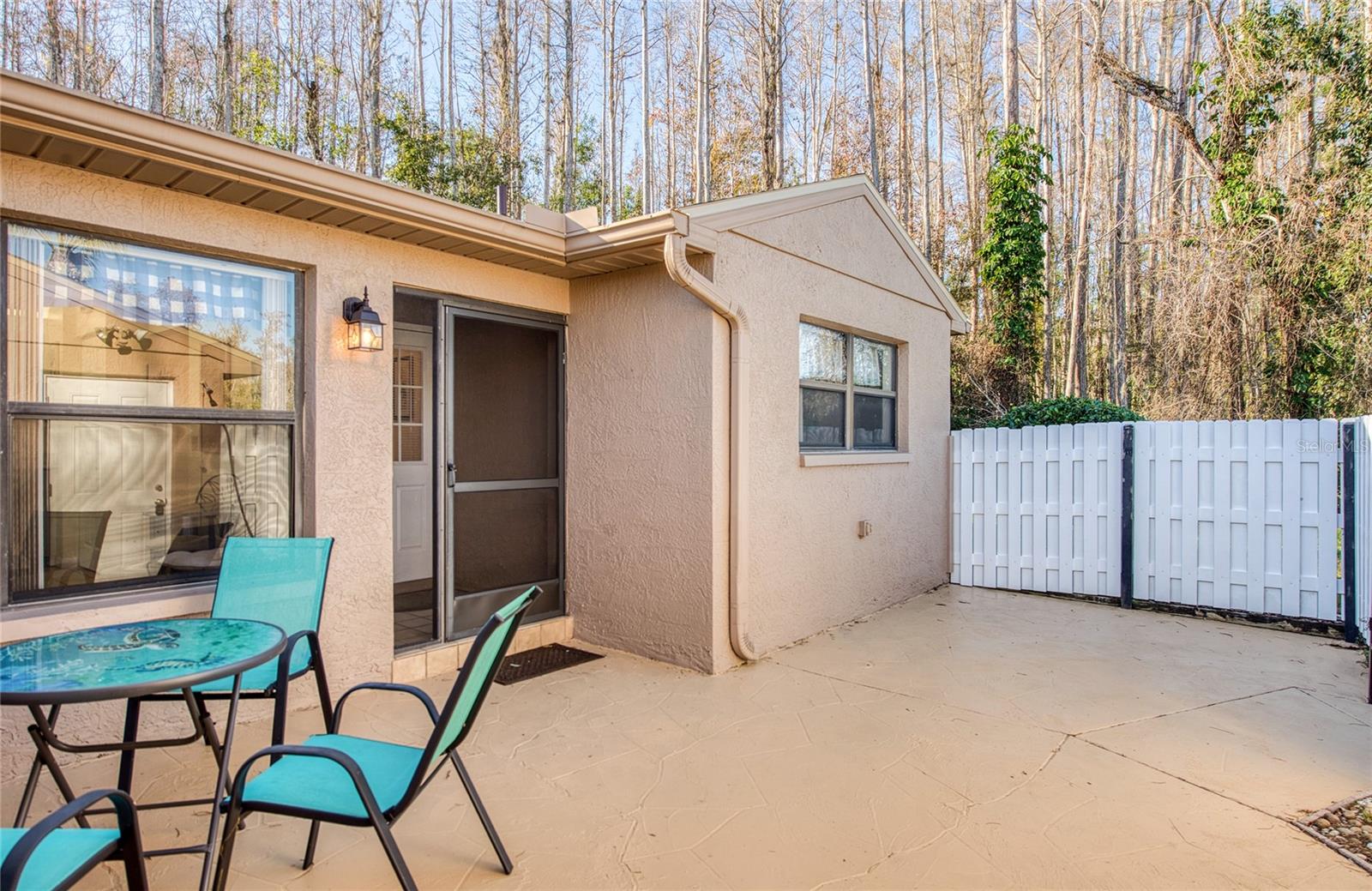 Listing photo id 4 for 3180 Charter Club Drive B