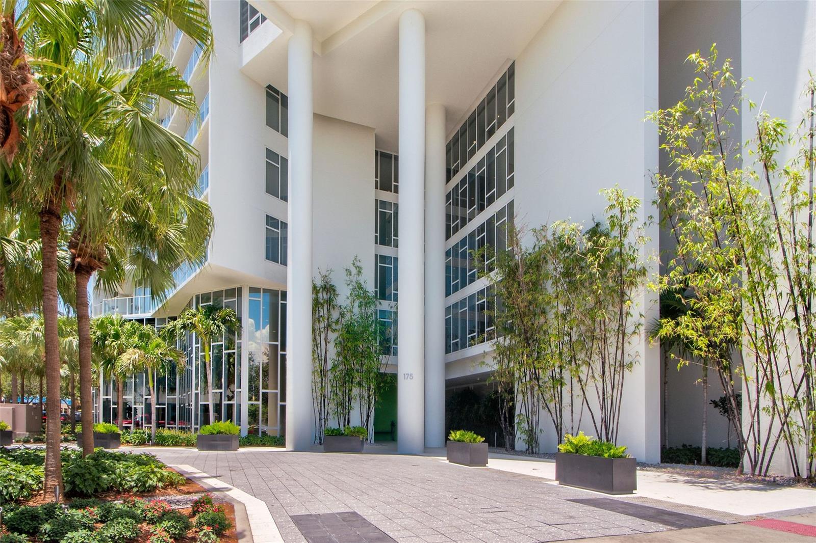 Image 2 of 32 For 175 1st Street S 2608