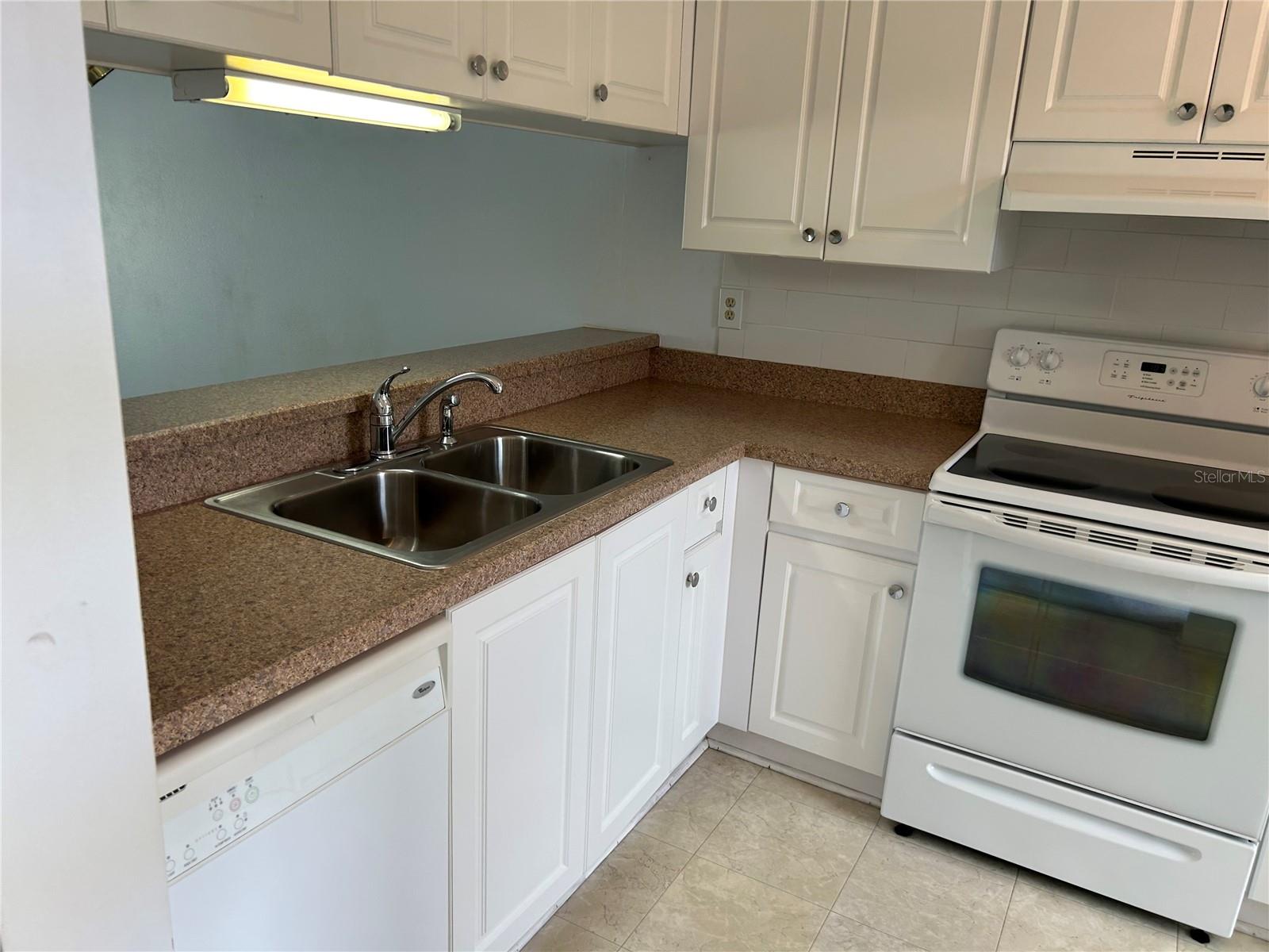 Image 7 of 21 For 1310 Powderpuff Dr  1104