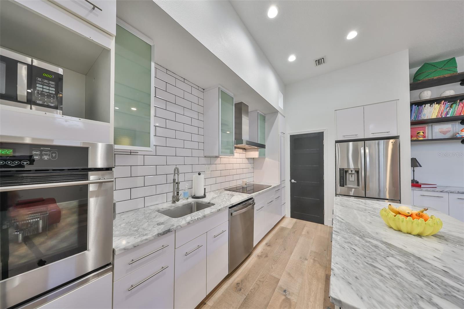 Image 18 of 39 For 3012 Barcelona Street 7