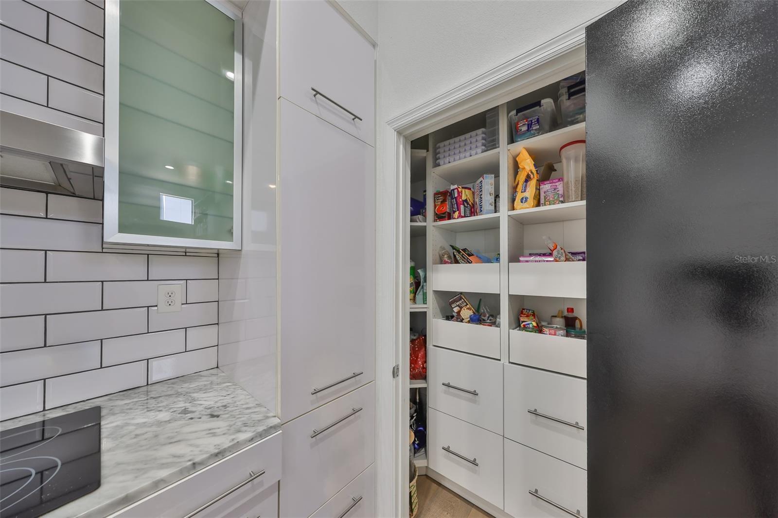 Image 20 of 39 For 3012 Barcelona Street 7