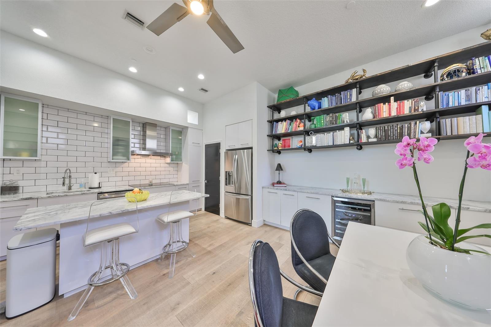 Image 21 of 39 For 3012 Barcelona Street 7