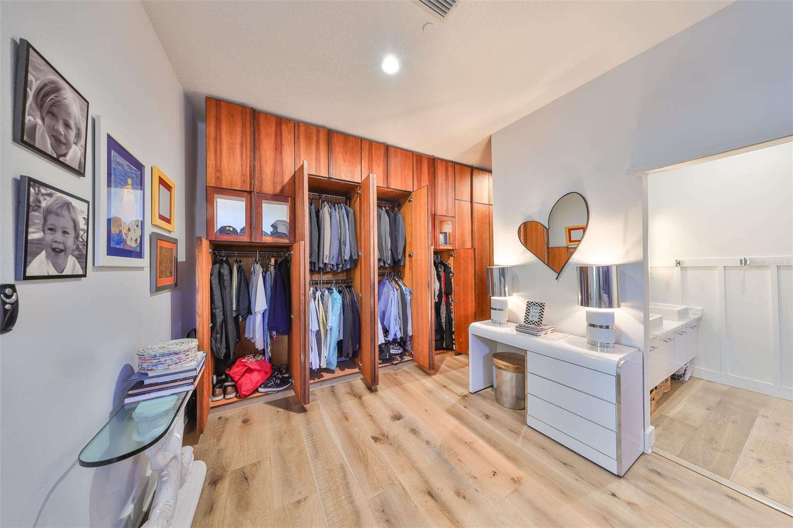 Image 25 of 39 For 3012 Barcelona Street 7