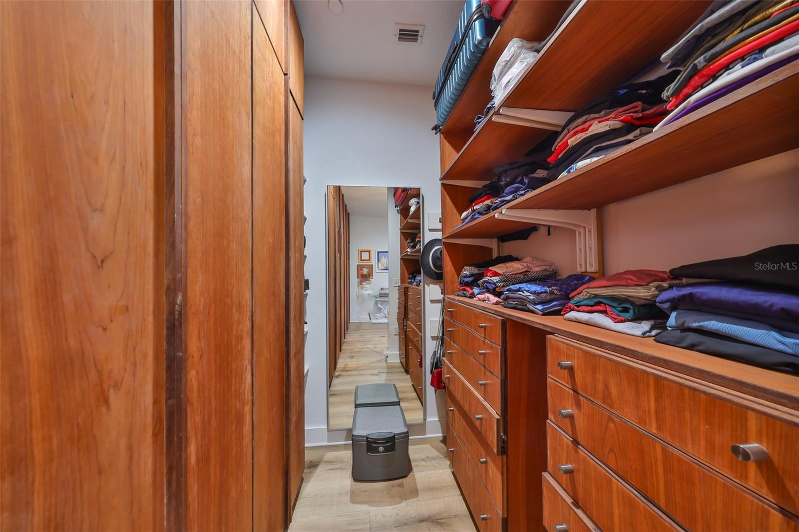 Image 26 of 39 For 3012 Barcelona Street 7