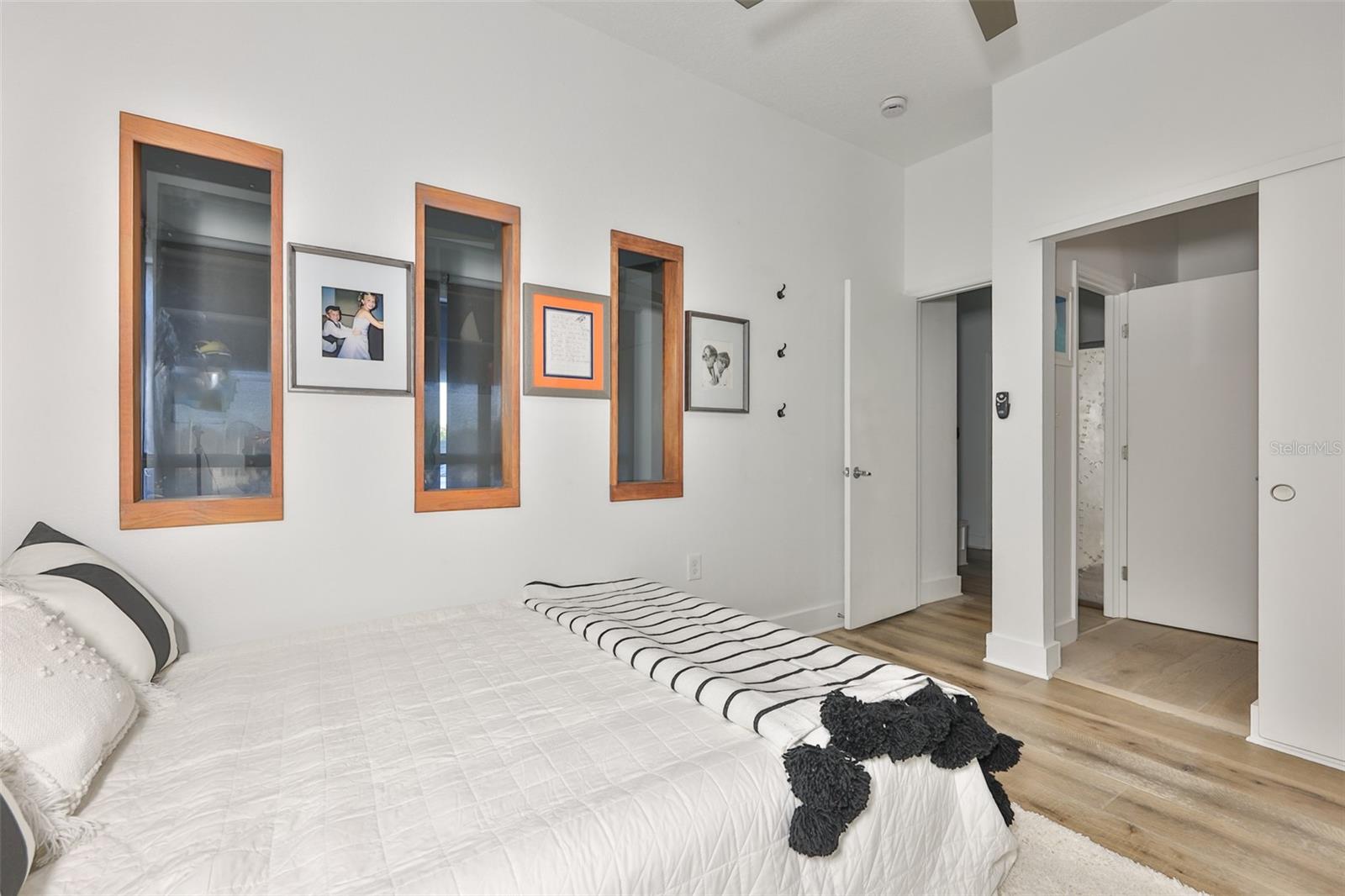 Image 31 of 39 For 3012 Barcelona Street 7