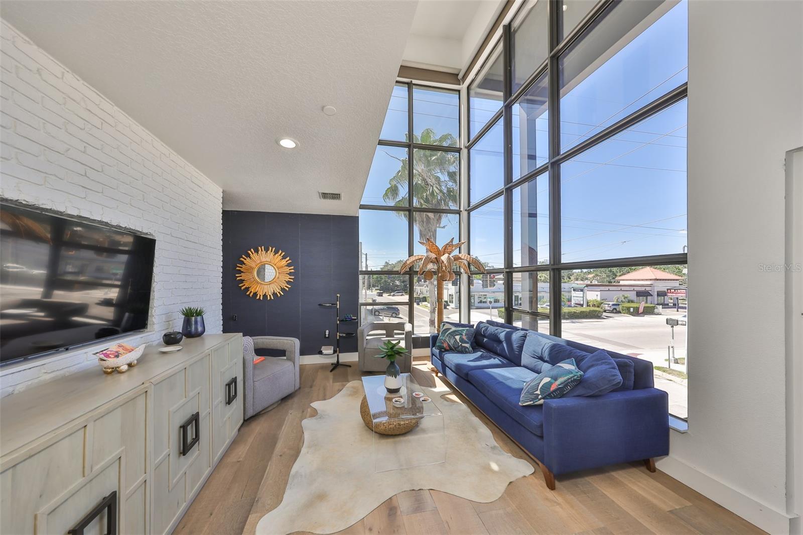 Image 8 of 39 For 3012 Barcelona Street 7