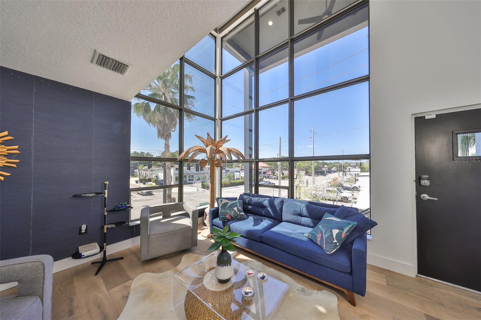 Image 9 of 39 For 3012 Barcelona Street 7