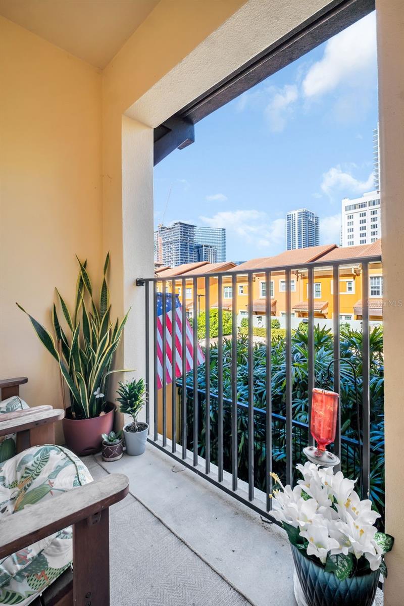 Image 11 of 48 For 100 4th Avenue S 213