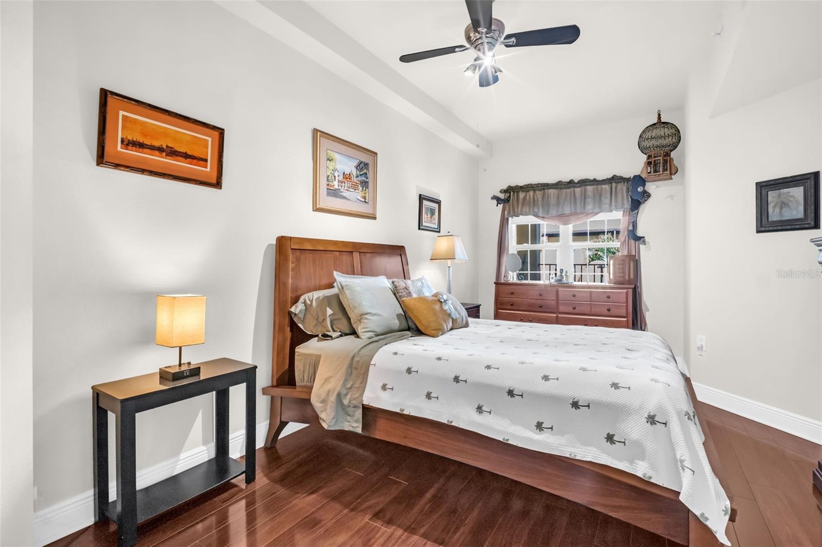 Image 13 of 48 For 100 4th Avenue S 213