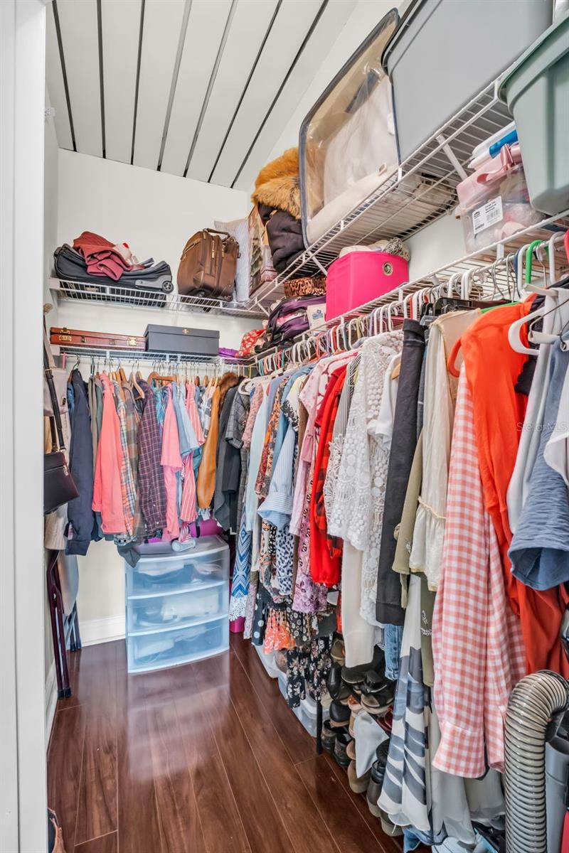 Image 14 of 48 For 100 4th Avenue S 213