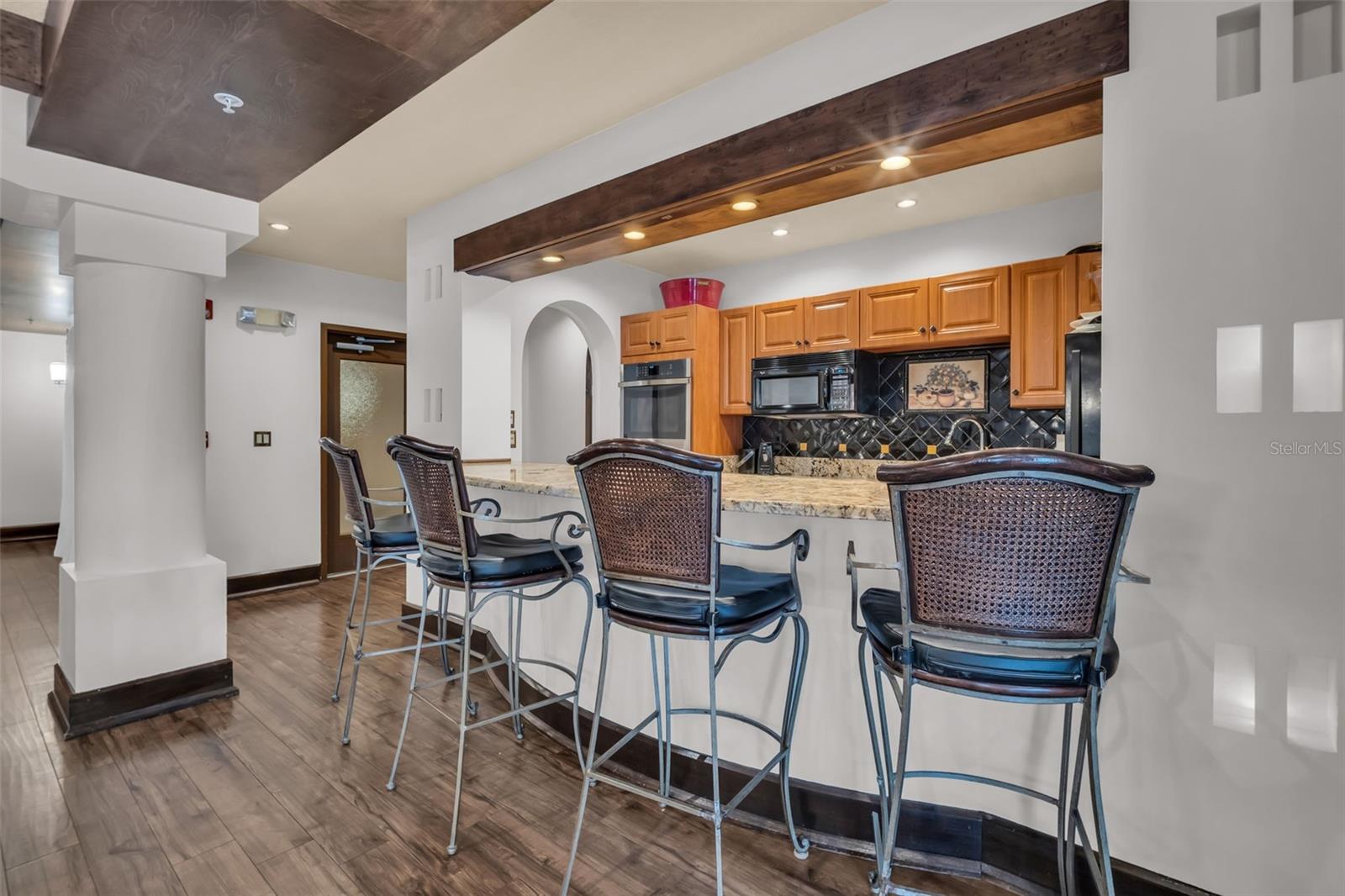 Image 28 of 48 For 100 4th Avenue S 213