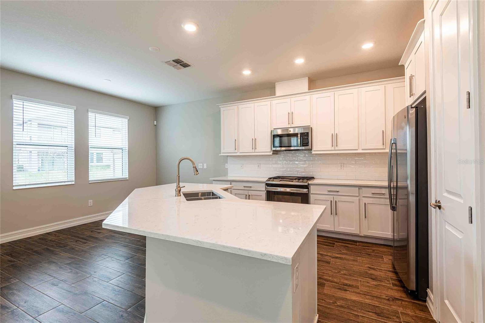 Image 11 of 83 For 4655 Almada Lane