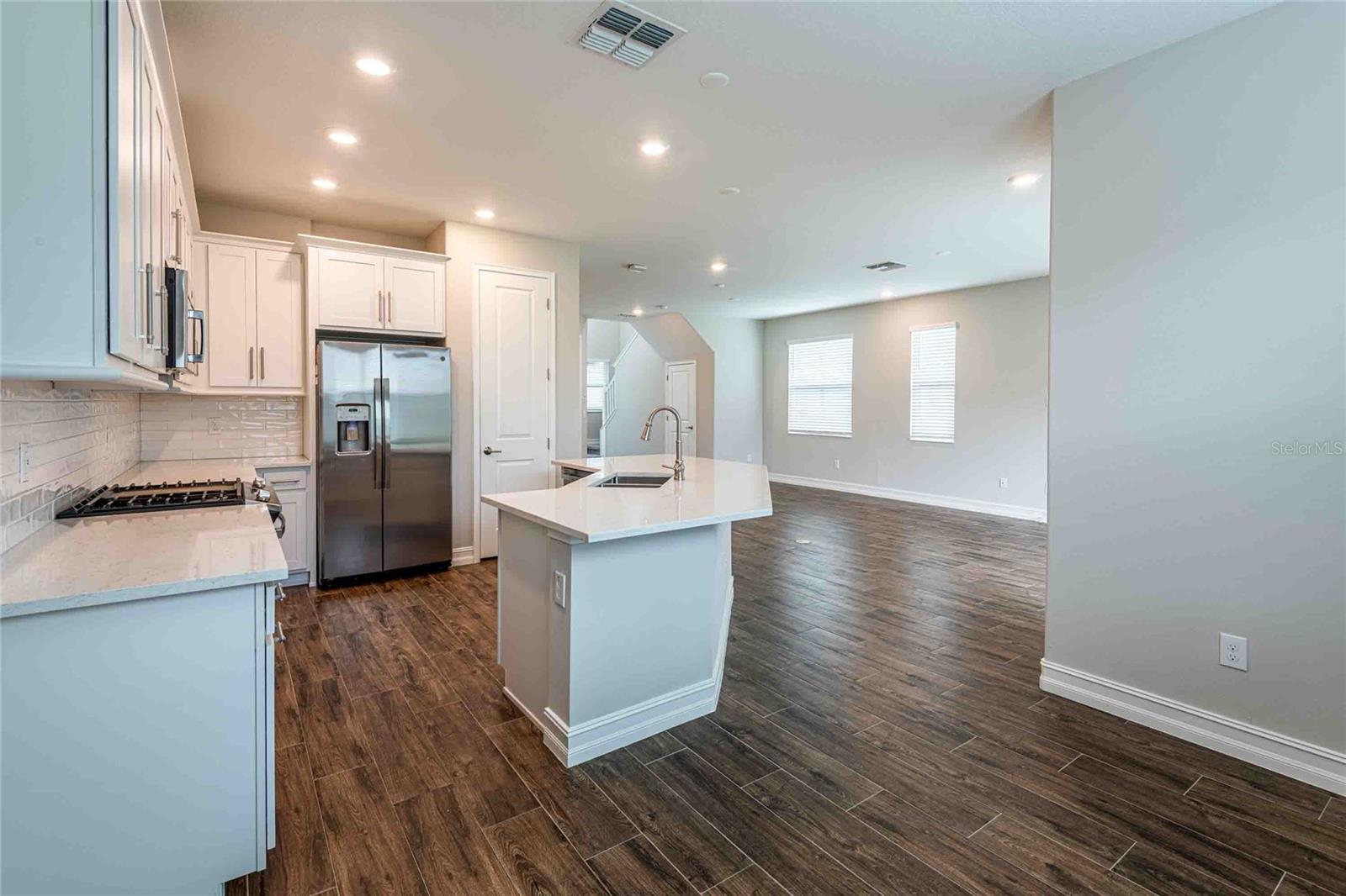 Image 14 of 83 For 4655 Almada Lane