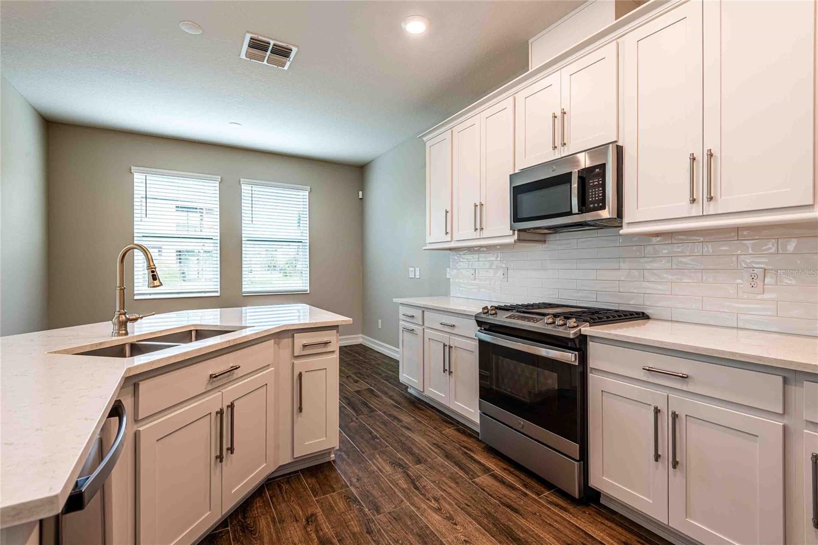 Image 16 of 83 For 4655 Almada Lane