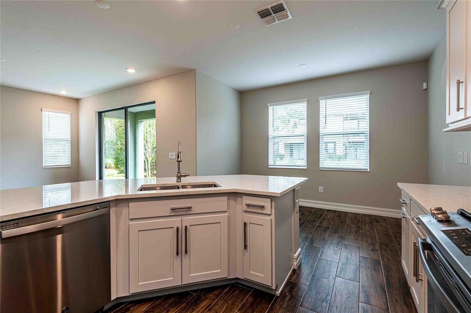 Image 17 of 83 For 4655 Almada Lane