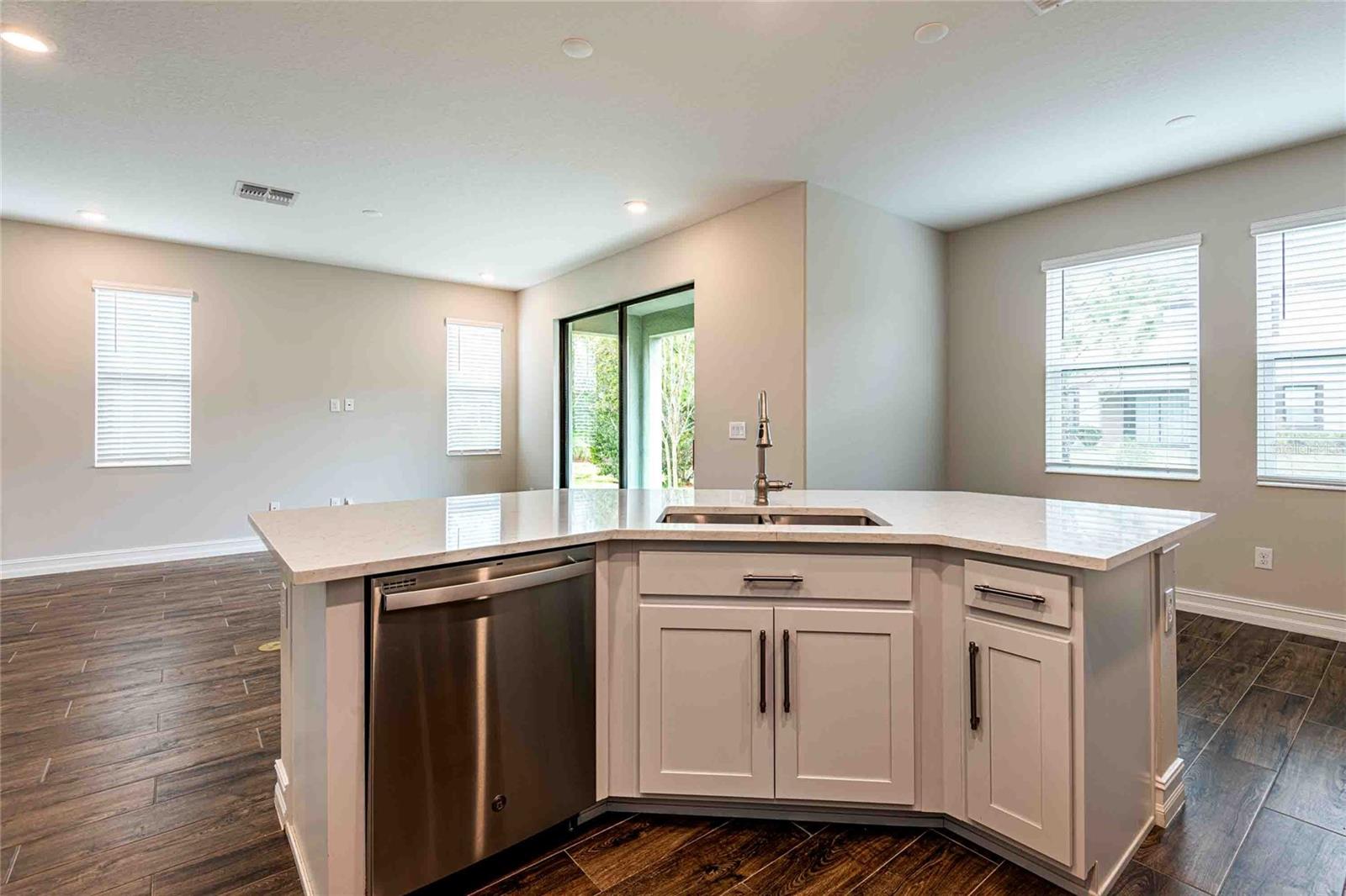 Image 18 of 83 For 4655 Almada Lane