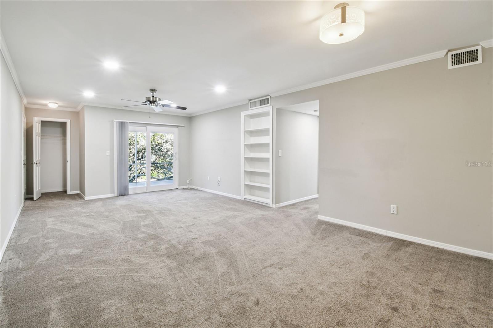 Image 3 of 21 For 3404 Latania Drive 323