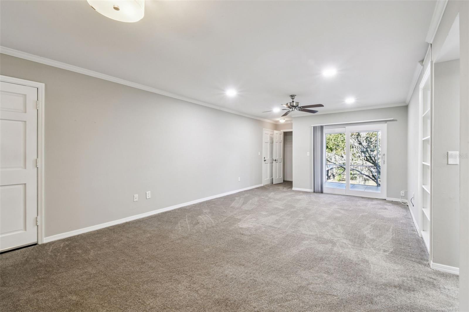 Image 4 of 21 For 3404 Latania Drive 323