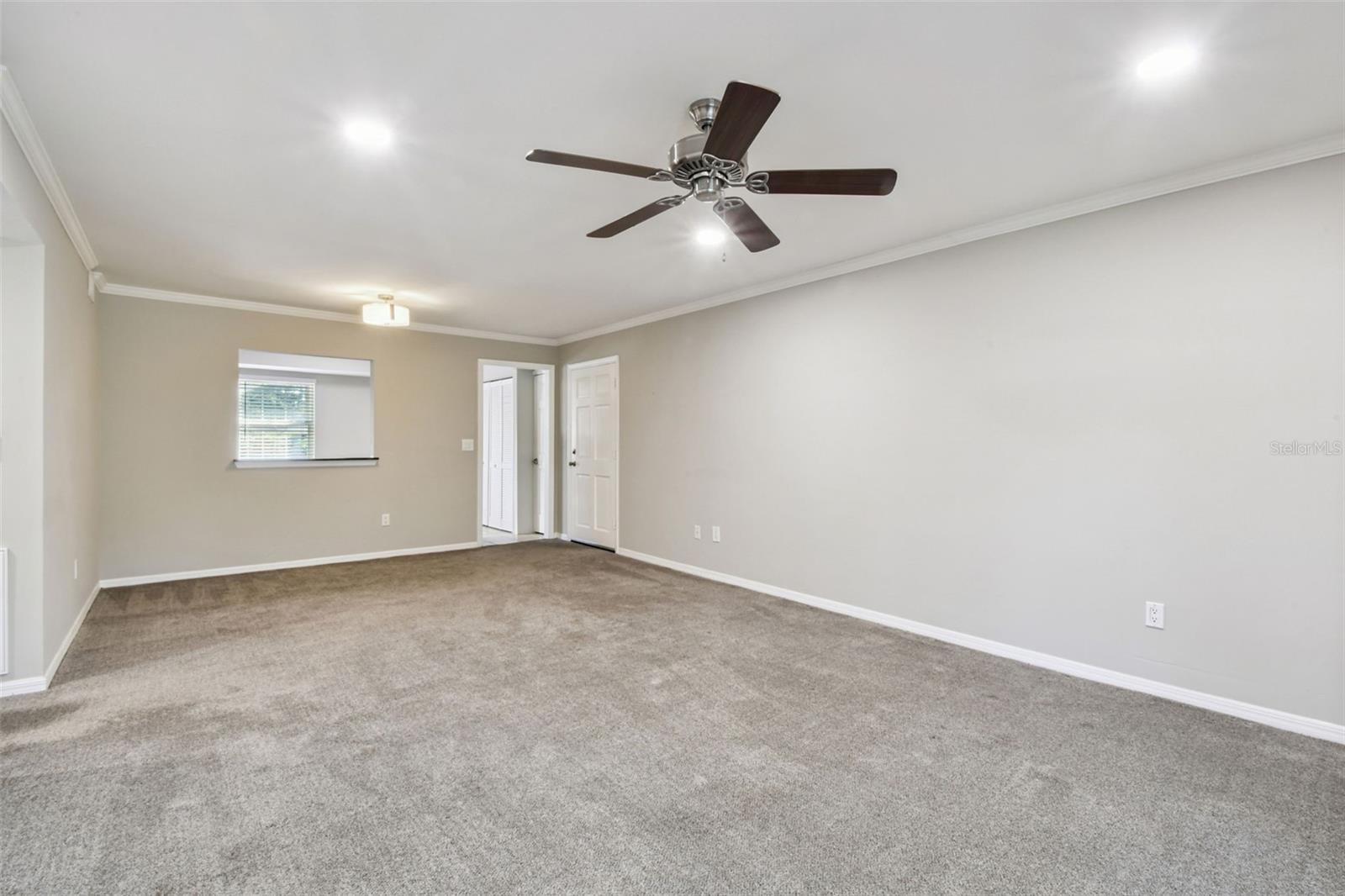 Image 5 of 21 For 3404 Latania Drive 323