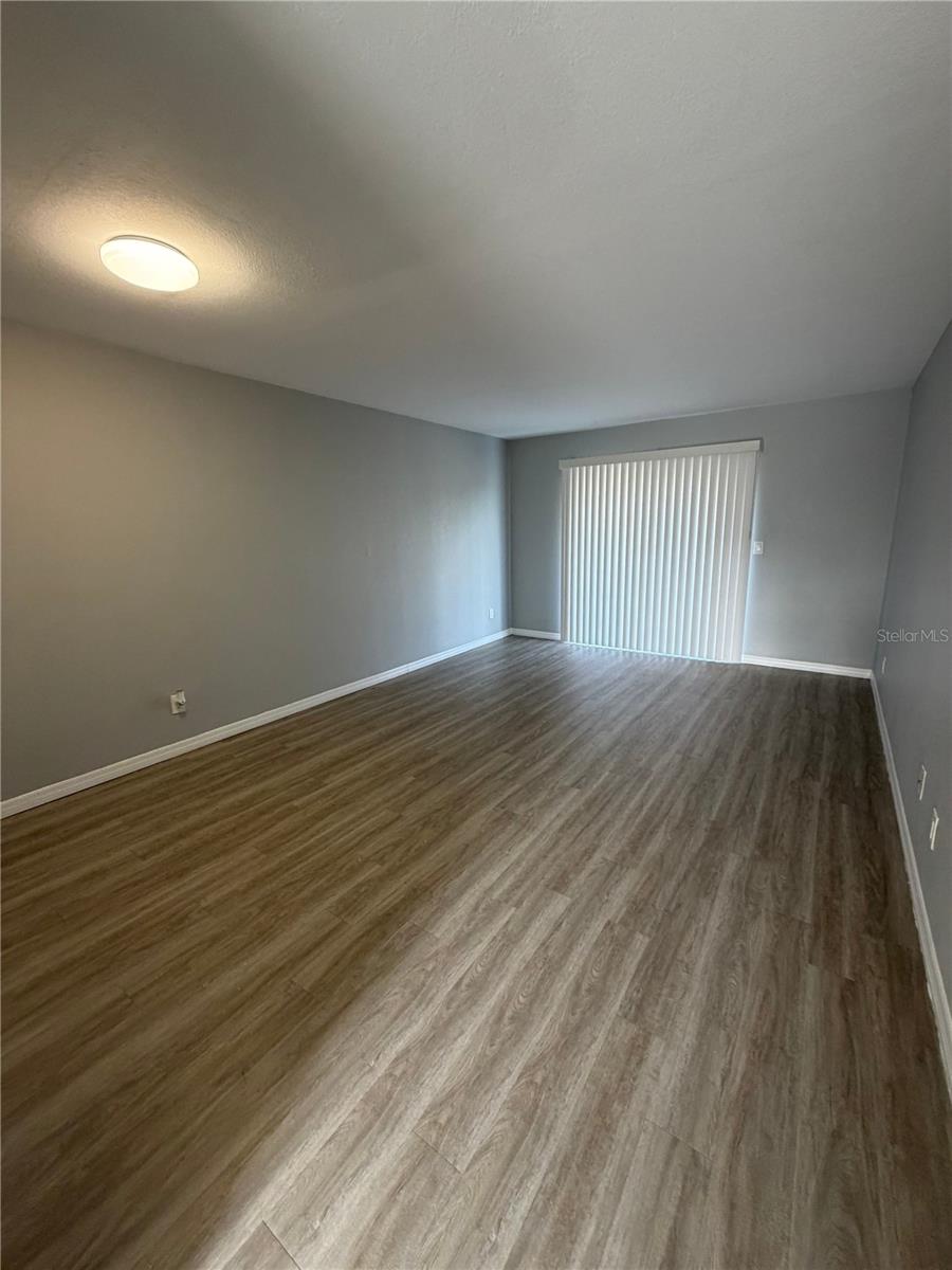 Image 3 of 7 For 709 Oceanside Circle 711